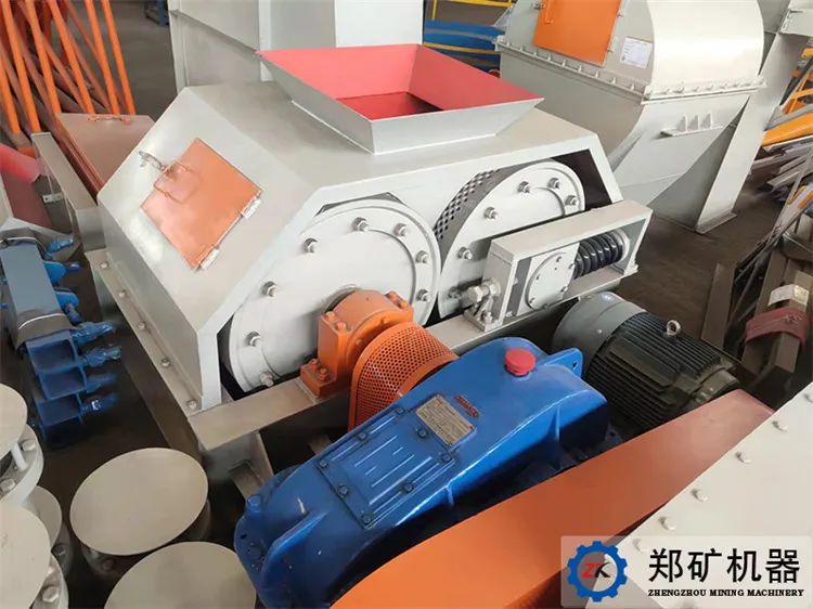 對輥制粒機.jpg
